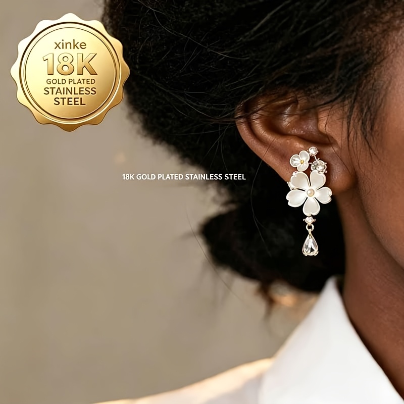 18K Gold Plated Shell Flower Zirconia Pendant, Elegant